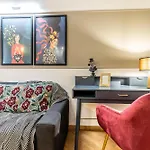 Housmart Azzo Gardino 4 Apartment Bologna