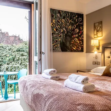 Διαμέρισμα Housmart Azzo Gardino 4 *