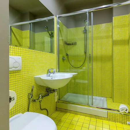 Housmart Azzo Gardino 4 Daire *