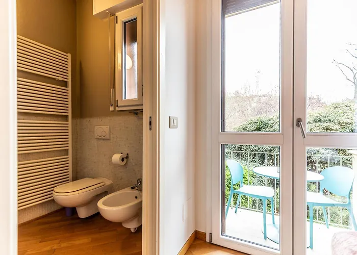 Housmart Azzo Gardino 4 Апартаменты *