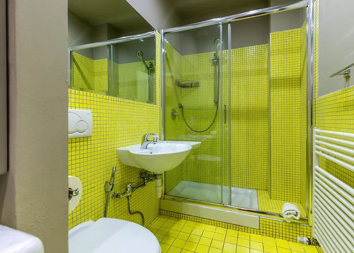 Housmart Azzo Gardino 4 Апартаменты *