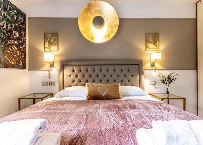 Housmart Azzo Gardino 4 Апартаменты *